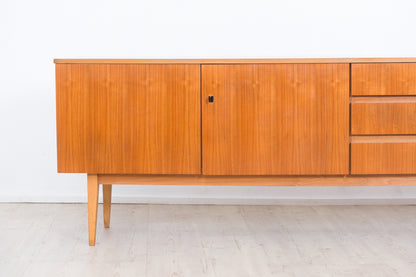 Grand buffet en noyer des années 60, fabricant Royal Sweden