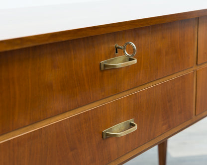 Sideboard/chest of drawers from the 1950s in walnut. Excellent original condition.