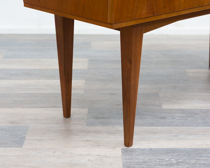 Sideboard/chest of drawers from the 1950s in walnut. Excellent original condition.