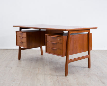 Dänischer Schreibtisch iun Teakholz von omann jun, Modell 75