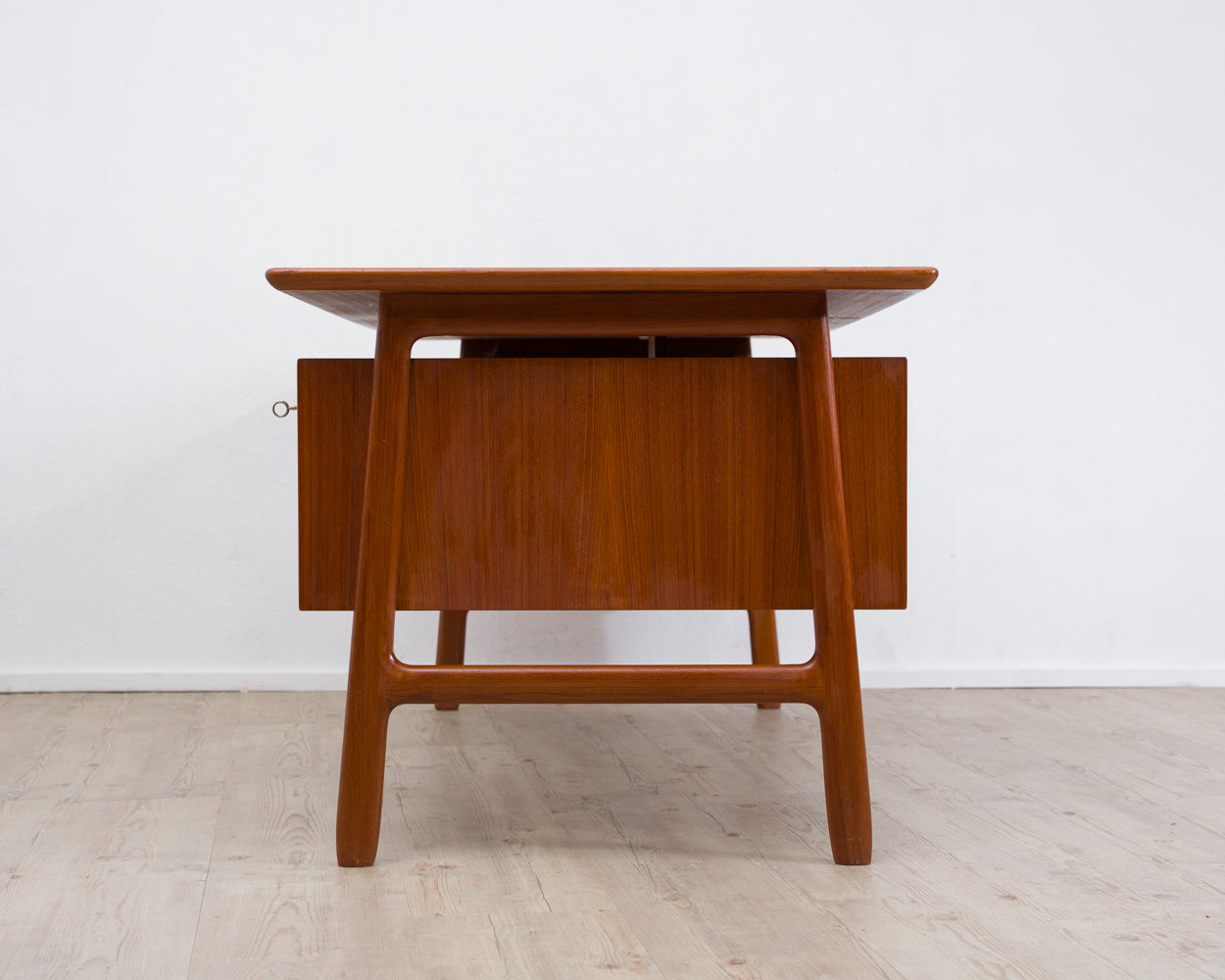 Dänischer Schreibtisch iun Teakholz von omann jun, Modell 75