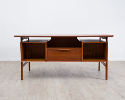 Dänischer Schreibtisch iun Teakholz von omann jun, Modell 75