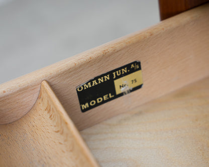 Dänischer Schreibtisch iun Teakholz von omann jun, Modell 75