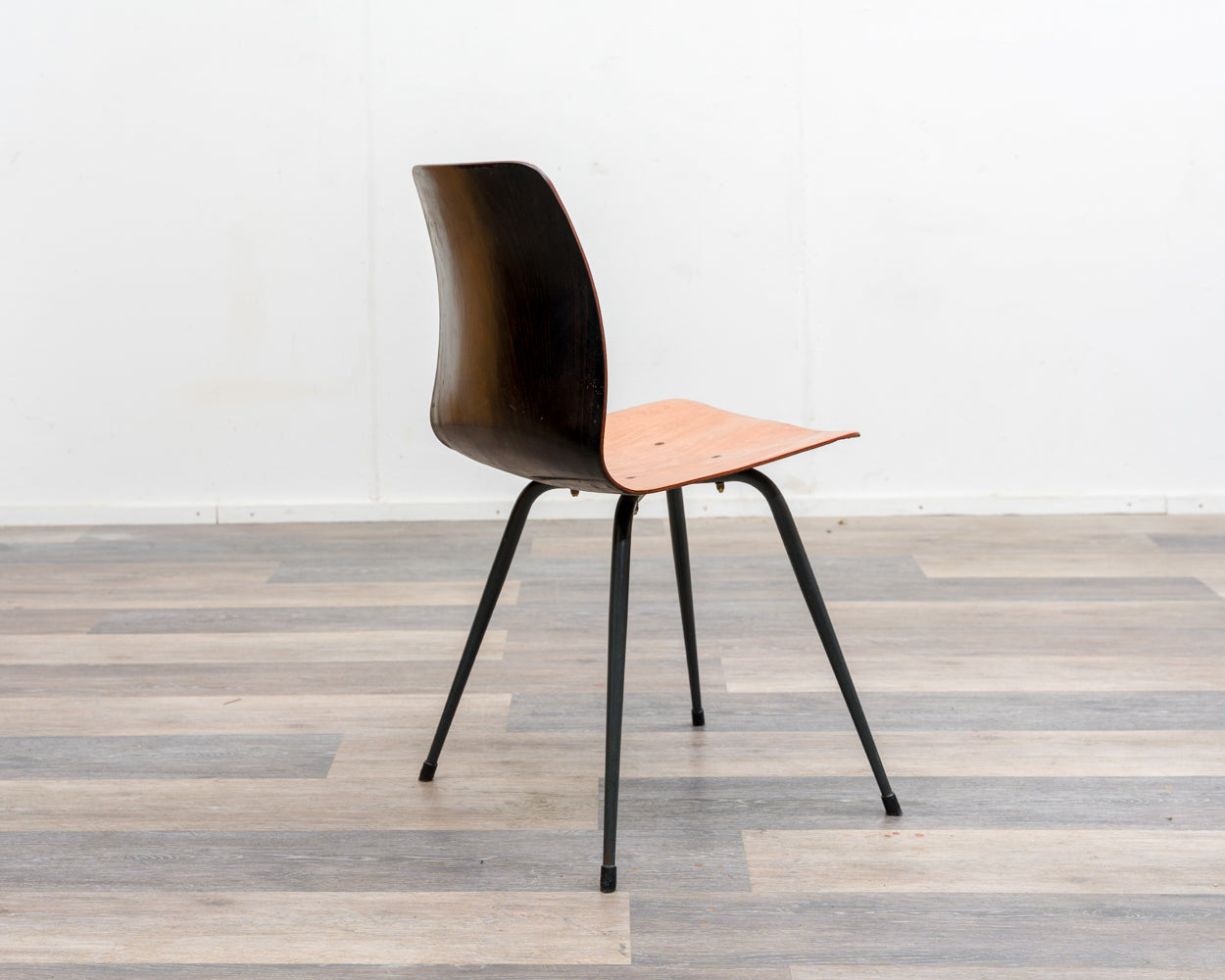 Ensemble de 6 chaises Pagholz au design bicolore, édition Pag Presswerke.