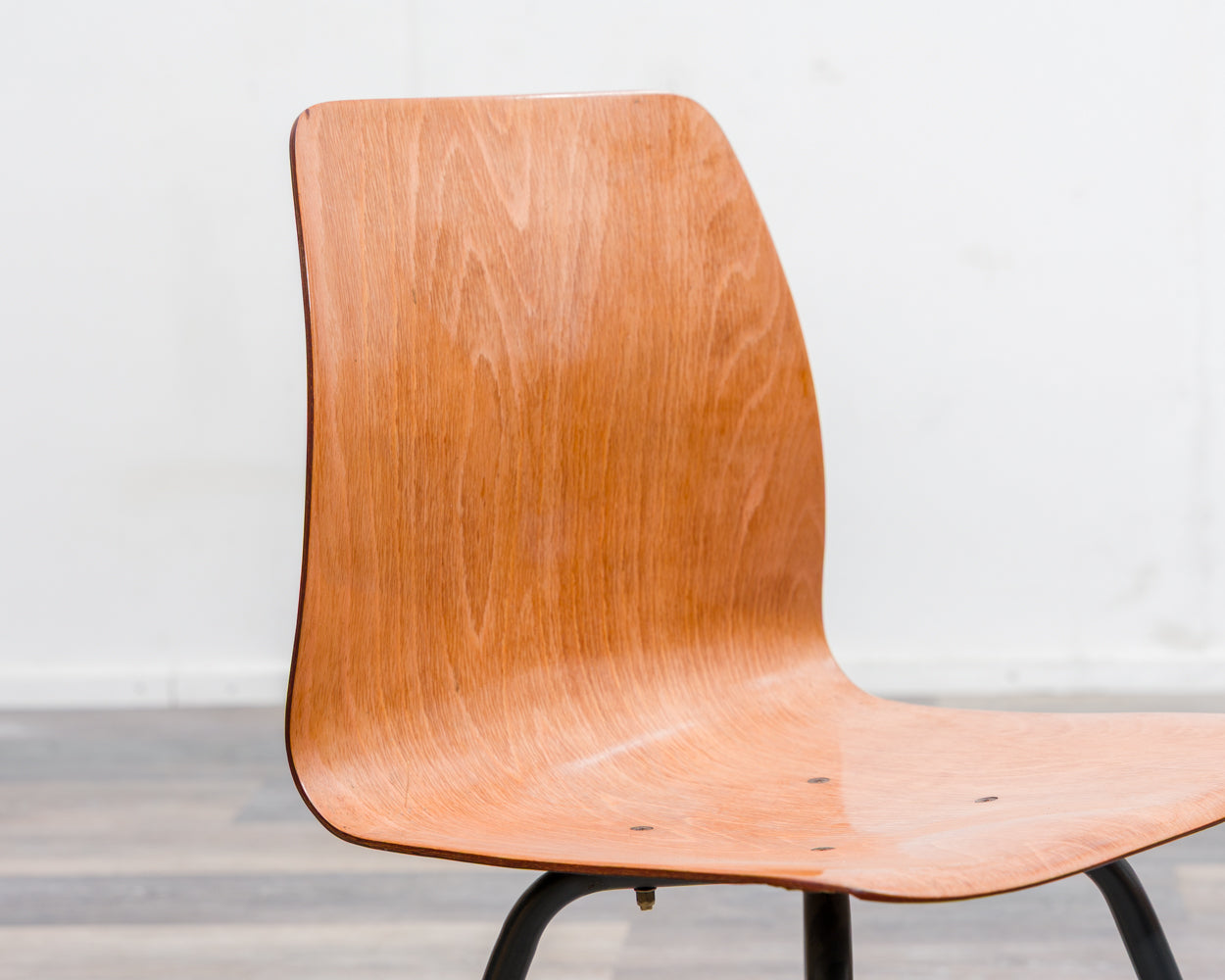 Ensemble de 6 chaises Pagholz au design bicolore, édition Pag Presswerke.