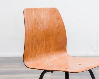 Ensemble de 6 chaises Pagholz au design bicolore, édition Pag Presswerke.