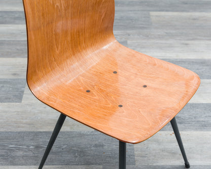Ensemble de 6 chaises Pagholz au design bicolore, édition Pag Presswerke.