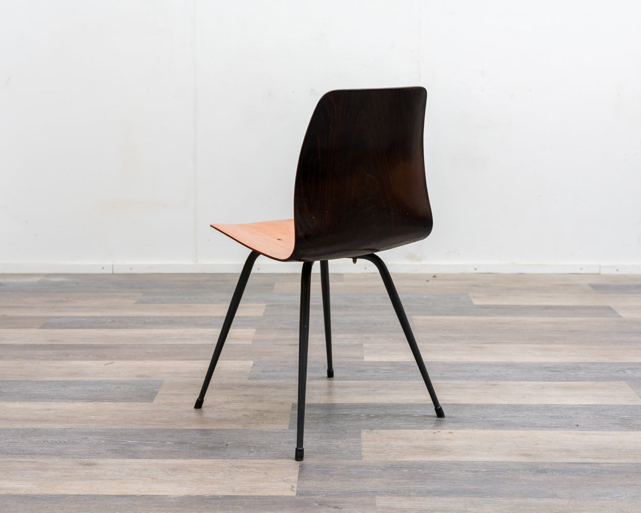 Ensemble de 6 chaises Pagholz au design bicolore, édition Pag Presswerke.