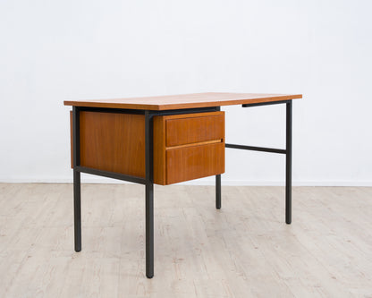 Bureau Mid-Century des années 60, au design épuré. Teck
