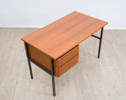 Bureau Mid-Century des années 60, au design épuré. Teck