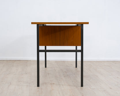 Bureau Mid-Century des années 60, au design épuré. Teck