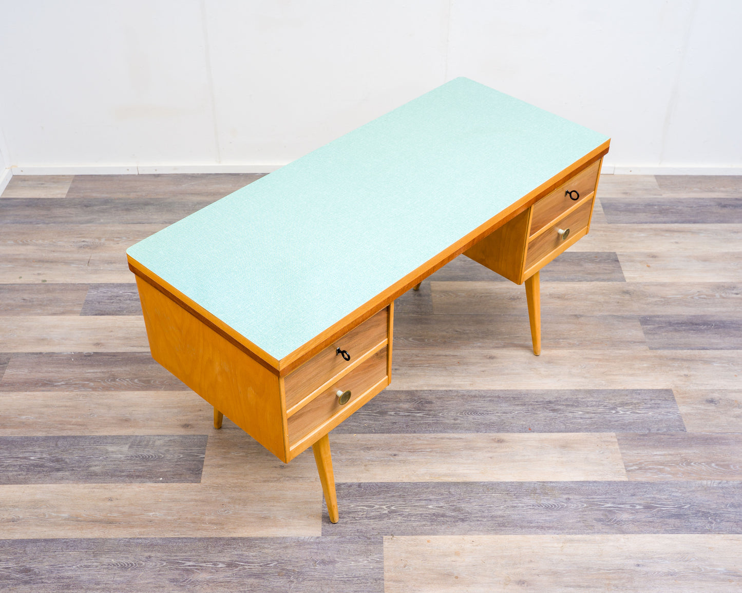 50er-Jahre-Schreibtisch/Desk, Buche/Resopal. Hersteller: Ekawerk
