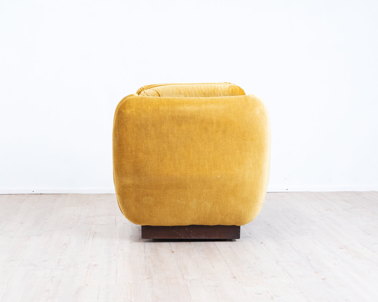 Space Age, lounge chair, 70s, golden yellow.