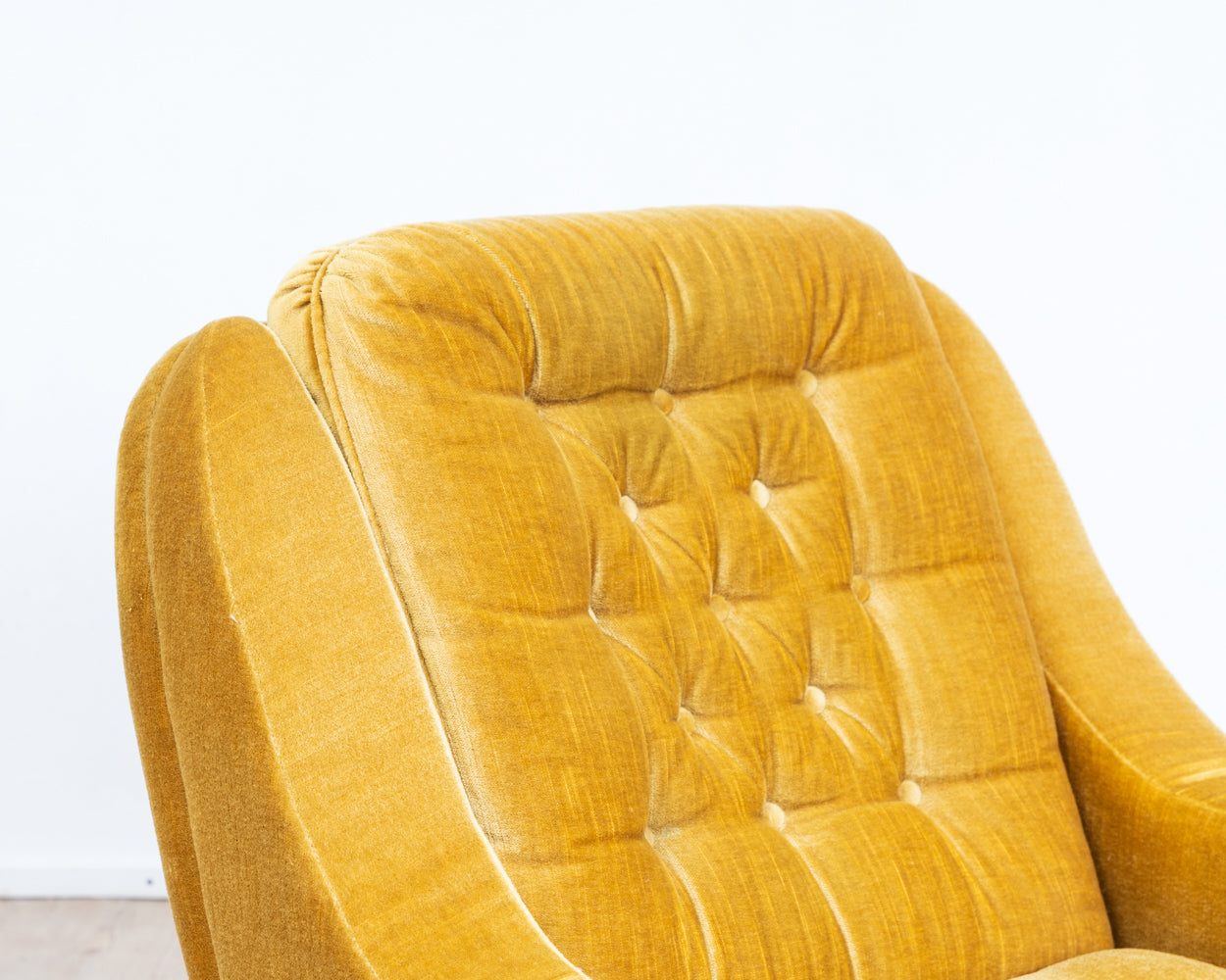 Space Age, lounge chair, 70s, golden yellow.