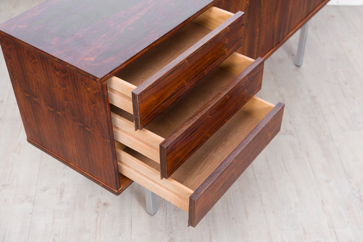 Sideboard aus den 70er-Jahren in Palisander, professionell restauriert