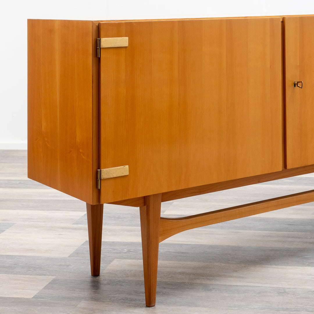 Buffet des années 60 en frêne, restauré