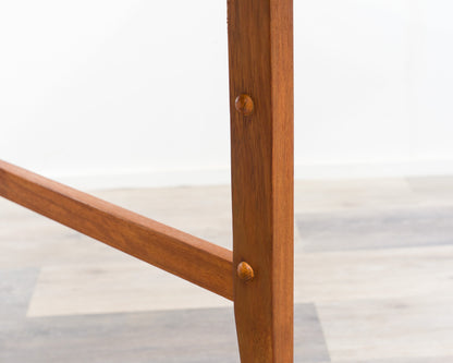 Filigraner Schreibtisch im dänischen Stil, 60er Jahre, Teak