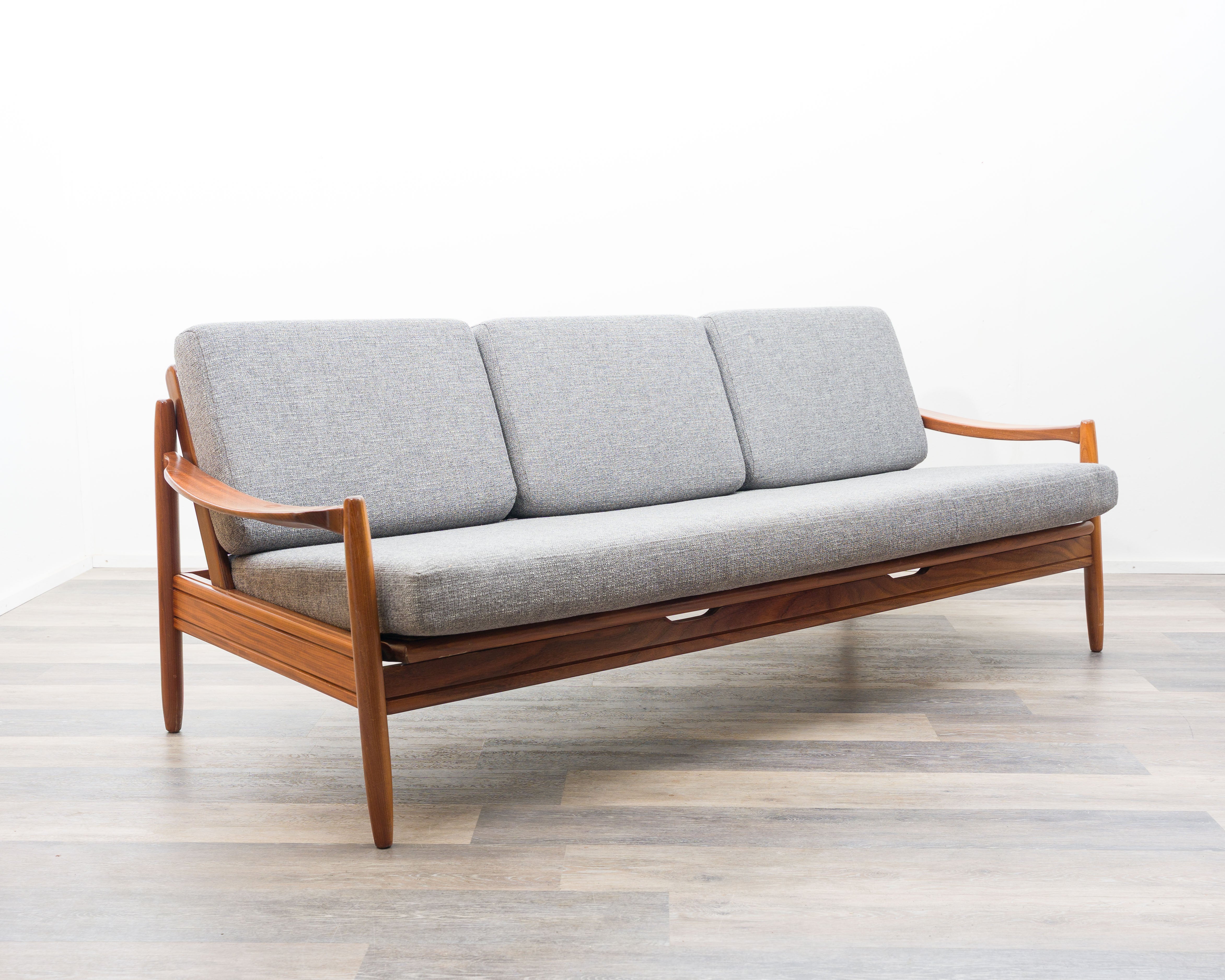 60s daybed/sofa in teak, newly upholstered.