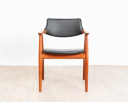 Dänischer Armlehnstuhl in Teak. Design Sven Age Eriksen