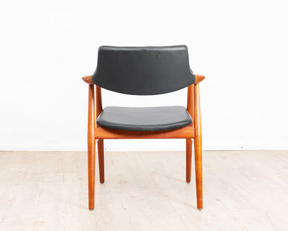 Dänischer Armlehnstuhl in Teak. Design Sven Age Eriksen