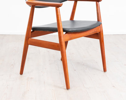 Dänischer Armlehnstuhl in Teak. Design Sven Age Eriksen