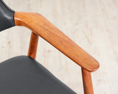 Dänischer Armlehnstuhl in Teak. Design Sven Age Eriksen