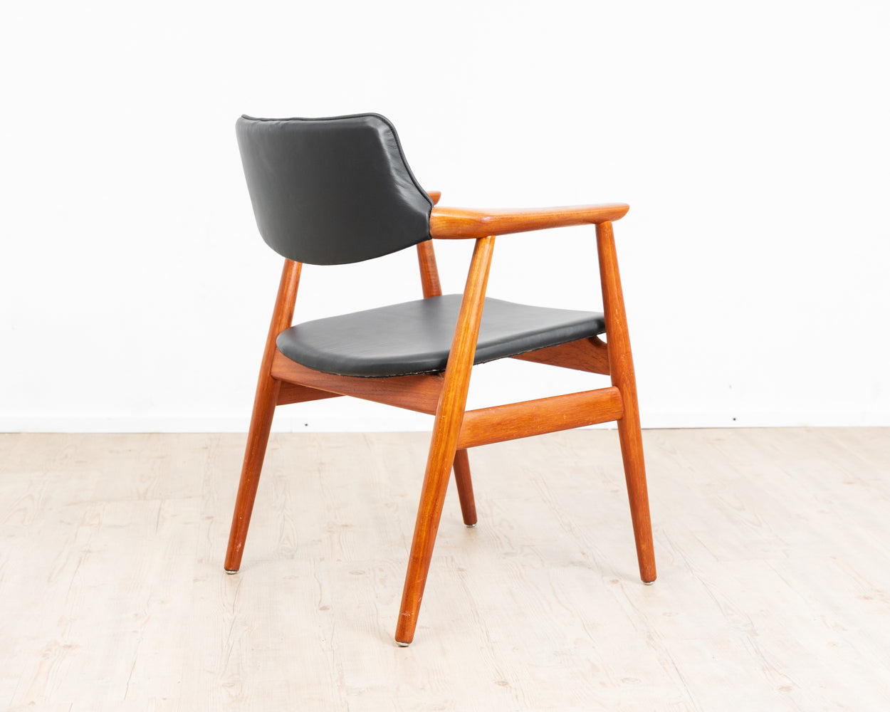 Dänischer Armlehnstuhl in Teak. Design Sven Age Eriksen