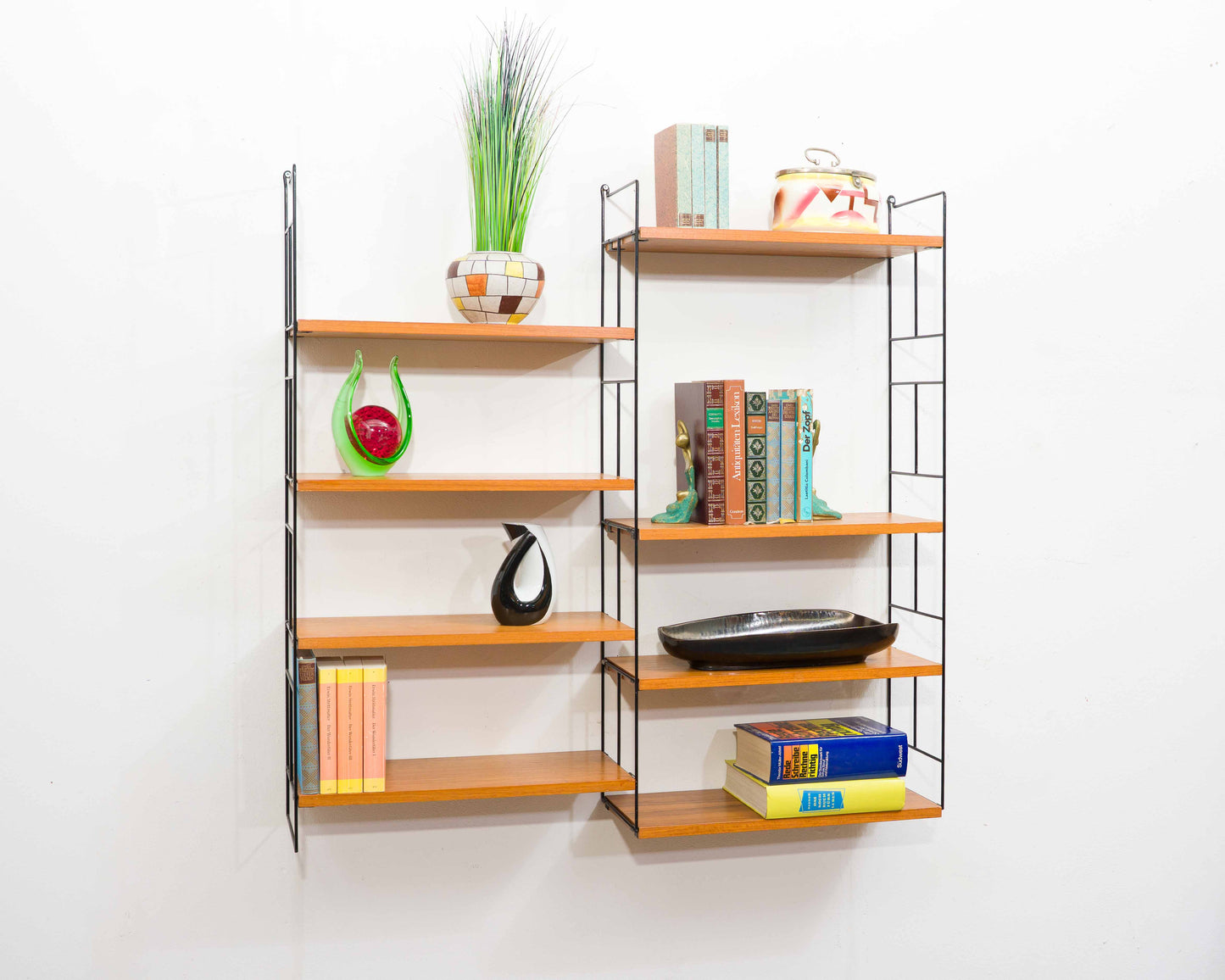 60er-Jahre-Wandregal in Teakholz, Hersteller WHB,Acht Böden