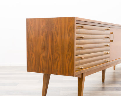 XL-Sideboard, 50er Jahre, Nussbaum, Schreinerarbeit