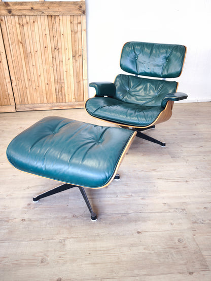 Original Herman Miller Eames Lounge Chairs with ottoman. In avocado green leather