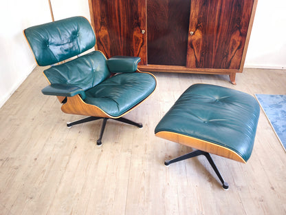 Original Herman Miller Eames Lounge Chairs with ottoman. In avocado green leather