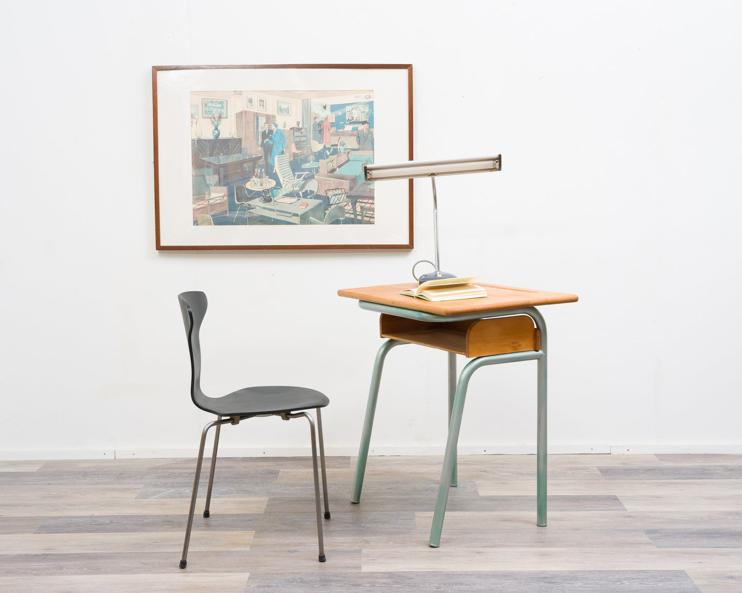Petit bureau d'écolier des années 50 en provenance de France, plateau en chêne massif.