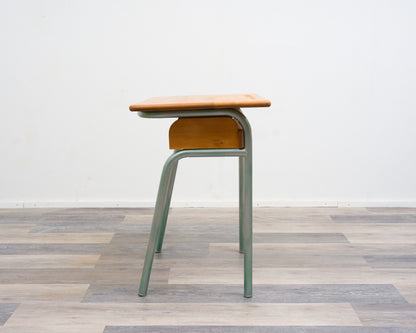 Petit bureau d'écolier des années 50 en provenance de France, plateau en chêne massif.