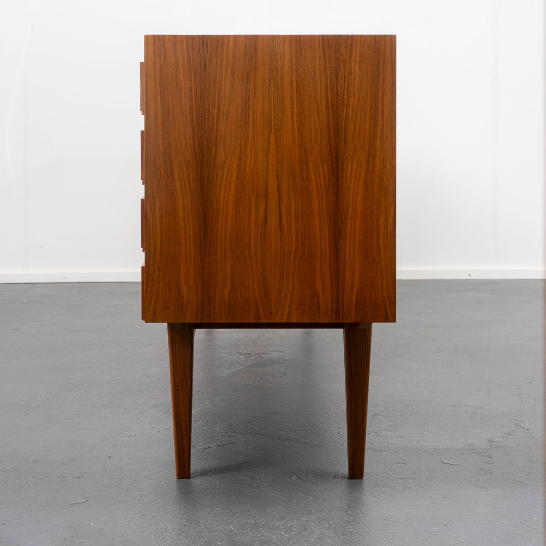 60er Jahre Sideboard, Nußbaum,restauriert, 200cm